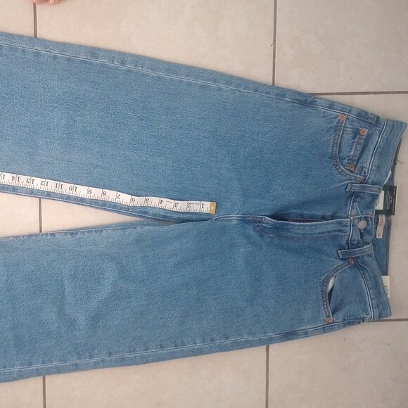 New Levi Ribcage Wide Leg Medium Wash Jeans 26x32 - Picture 6 of 7